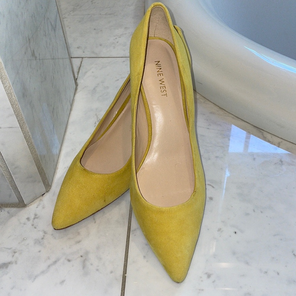 Yellow suede Nine West pumps